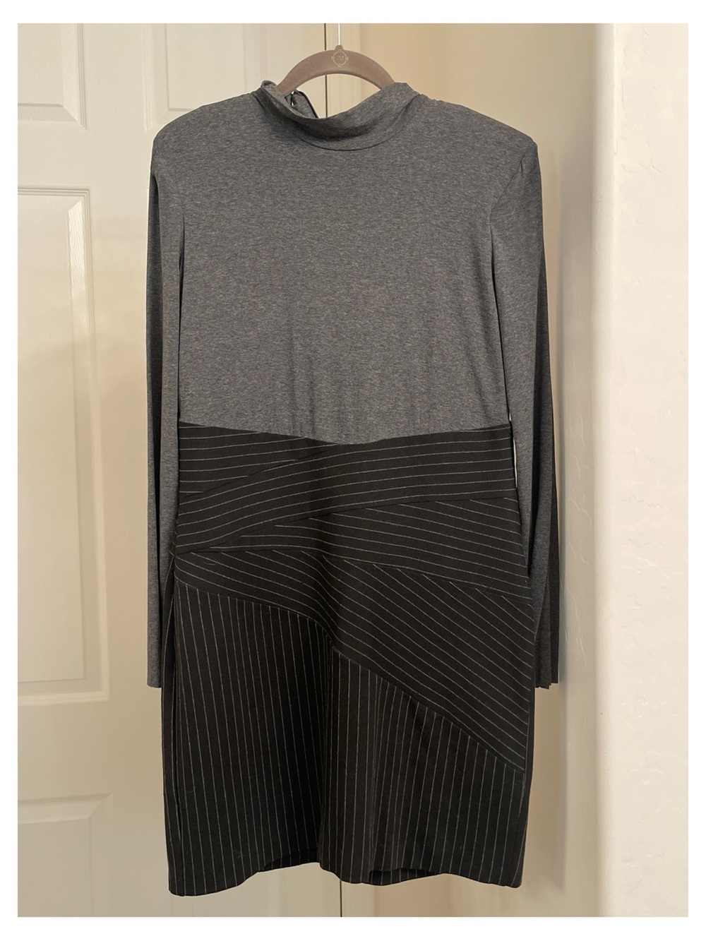 Bailey 44 Gray and Black Colorblock Long Sleeve Dress